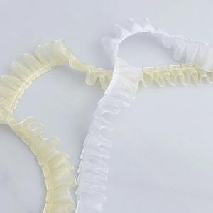Puffiges plissiertes Organza-Spitzenband in Weiß und Creme für DIY-Kleider und Accessoires