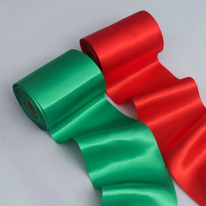 Glossy 10cm red and green satin ribbons for gift wrapping and DIY crafts decoration