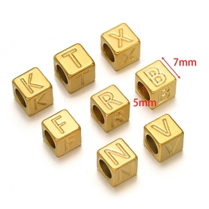 7mm Goldene Edelstahl Buchstabenperlen für DIY Schmuckherstellung und Armbänder