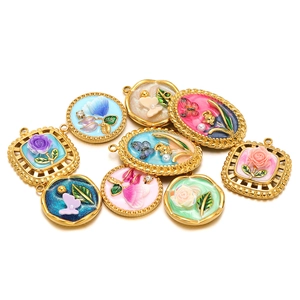 Ciondolo Vintage in Acciaio Inossidabile Smaltato a Forma di Rosa e Farfalla per Collana Bracciale Fai-da-te Creazione di Gioielli Ciondolo con Perla Artificiale e Strass