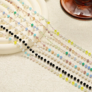 Colliers de perles de cristal facettées 3mm multicolores avec chaînes fines dorées