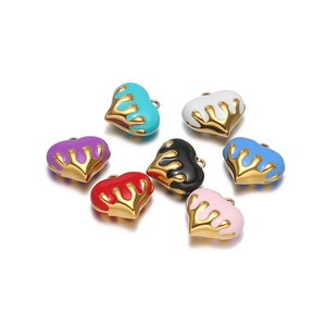 Colgantes de corazón de acero inoxidable con esmalte colorido juego de siete para joyería