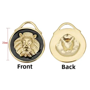 Pendentif lion 20mm doré avec émail noir présenté en vue de face et vue de l'arrière