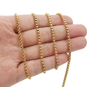 Handheld 3mm gold-plated stainless steel box chain necklace with durable square links