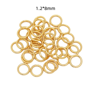 Detail van gouden roestvrijstalen buigringen 1,2x8mm voor doe-het-zelf sieraden