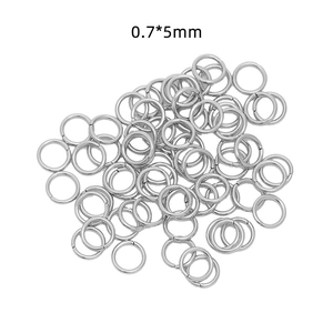 Detail van 0,7x5mm roestvrijstalen open buigringen voor DIY-sieraden maken