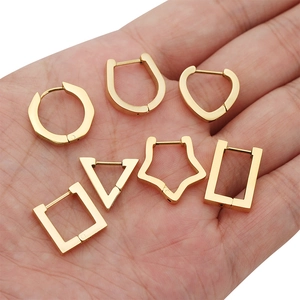 Set of 7 geometric 18k gold plated stainless steel hoop earrings in various shapes