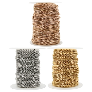 Dettaglio di catene barbazzale da 5,5mm in oro, argento e oro rosa su bobine