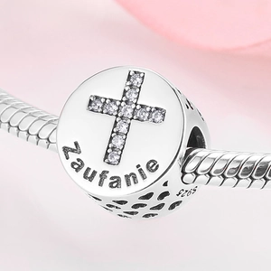 S925 Sterling Silber Kreuz Charm Anhänger mit Zaufanie Gravur auf einer Schlangenkette