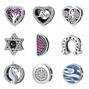 Selezione di ciondoli in argento S925 a forma di cuore e stella con zirconi e smalto