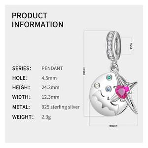 Détail du pendentif lune en argent 925 avec zircon cœur rose et poinçon S925 poli