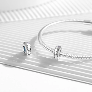 Minimalistischer S925 Sterlingsilber Bienen Anhänger mit Gravur und lila Edelstein
