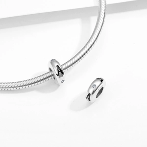 S925 Sterling Silber Alphabet A Charm-Anhänger mit schwarzer Emaille und weißem Kristall