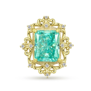 Retro s925 silver necklace with rectangular emerald and golden vintage pattern