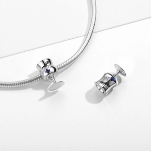 S925 zilveren mojito cocktailglas bedel met blauwe stenen aan een slangenketting