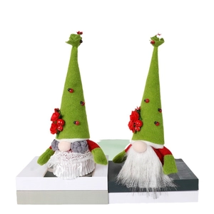 Saint Patrick's Day gnome plush dolls set with green hats and floral decorations