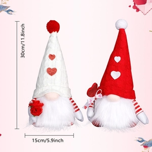 Lot de deux gnomes de la Saint-Valentin lumineux avec chapeaux cœurs et roses, 30cm