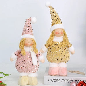 Détail de poupées anges de Noël avec paillettes et bordure peluche pour décoration intérieure