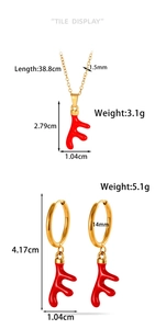 Dimensions du kit collier en acier doré et boucles d'oreilles bois de renne rouges