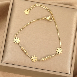 Bracelet en Acier Inoxydable Marguerite Dorée pour Femme Minimaliste Ajustable Zircone Cubique Bijoux Cadeau