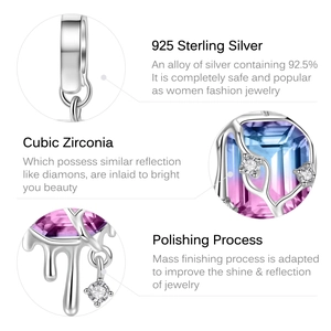 Dettaglio del ciondolo in argento sterling 925 con pietra sfumata e zirconia cubica intarsiata