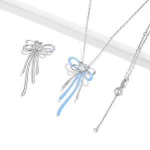 Minimalistische S925 zilveren ketting met blauwe emaille strik en hart zirkoon