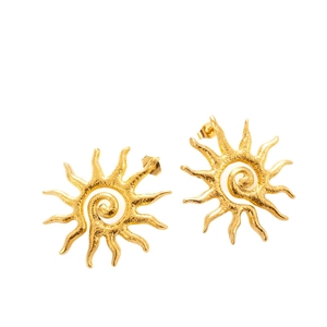 Goldene Sonnenblumen-Ohrstecker aus Edelstahl mit strukturiertem Sonnenstrahl-Design
