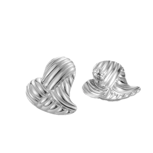 Boucles d'oreilles cœur en acier inoxydable argenté avec texture de coquillage
