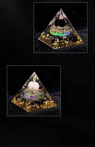 Dettaglio delle piramidi orgonite E4 e E5 con ossidiana, cristalli e spirali metallo
