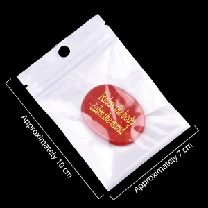 Pierre de jaspe rouge naturel avec gravure dorée Relax the Body and Calm the Mind