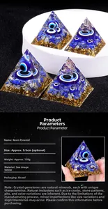 Détail macro de la pyramide en résine avec l'Œil du Mal et pierres de lapis-lazuli