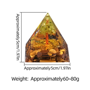 Pyramide d'Orgone faite main avec arbre de vie en péridot et base en œil de tigre