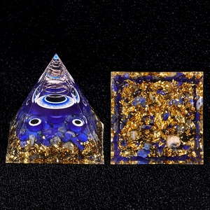 Pyramide d'Orgonite faite main avec Lapis-Lazuli, cuivre et symbole de l'œil maléfique
