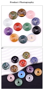 Détails de divers pendentifs donut en pierres naturelles comme l'œil de tigre et lapis