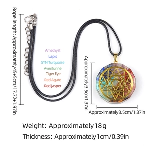 Pendentif des Sept Chakras en Résine et Pierres Naturelles avec Cube de Métatron
