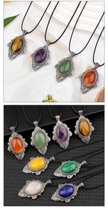 Détails de pendentifs en pierres naturelles avec cadres en filigrane d'argent vintage