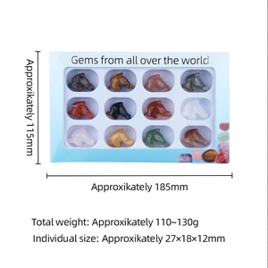 Set van 12 gesneden dolfijnbeeldjes in diverse halfedelstenen met een luxe geschenkdoos
