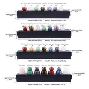 Set di pietre chakra naturali intagliate a mela e sfera in confezione regalo con misure