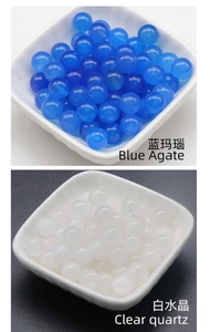 Dettaglio di perle in agata blu e quarzo trasparente da 10mm per creazione gioielli