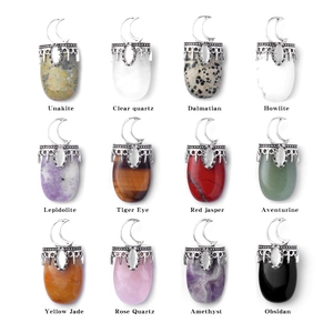 Collectie natuurstenen hangers met zilverkleurige legering kappen en maanmotief