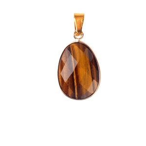 Colgante de lágrima facetada en ojo de tigre con borde dorado para joyería DIY