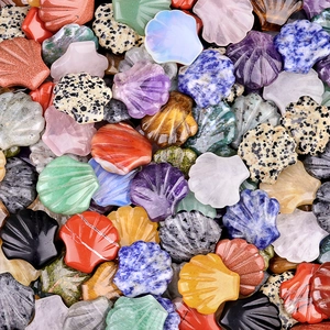 Sculptures de coquillages en pierres fines naturelles dont améthyste et œil de tigre