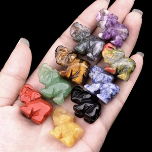 Handgeschnitzte Elefantenfiguren aus Amethyst Tigerauge und Naturstein-Quarz