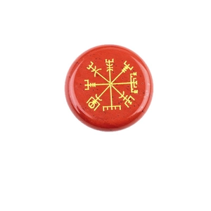 Pietra di diaspro rosso naturale con incisione dorata del compasso vichingo Vegvisir