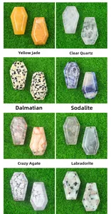 Griglia dettagliata di cristalli naturali a forma di bara tra cui Quarzo, Giada e Labradorite