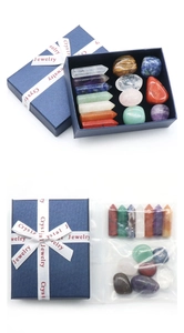 Set dettagliato di 14 cristalli curativi naturali e pietre burattate in confezione regalo