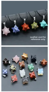 Détail macro de pendentifs étoile Merkaba en pierres naturelles avec fermoirs argent et cordons