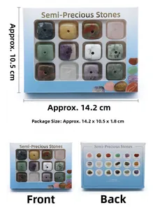 Vista macro di 12 cubi in pietre semipreziose naturali con dettagli su trama e dimensioni