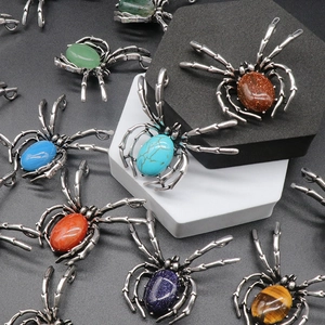 Vintage Alloy Spider Brooch Pendant Inlaid Natural Stone Agate Crystal Gothic Animal Brooches Pin Halloween Gift For Women