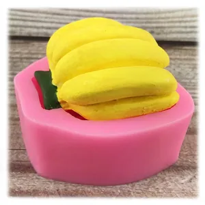 3D banana-shaped silicone mold for DIY mousse cakes, chocolates and baking crafts